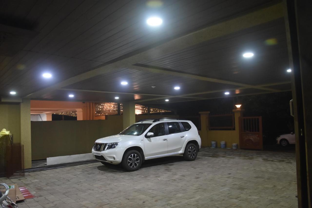 Regal Panhala Residency Hotel Екстериор снимка